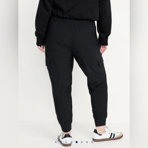 Old Navy - High Waisted SleekTech Go Dry Cargo Joggers - Picture 2 of 6